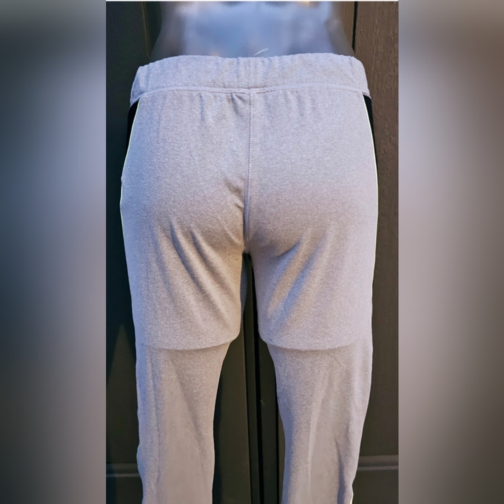 MEDIUM ADIDAS PANTS - Picture 8 of 9